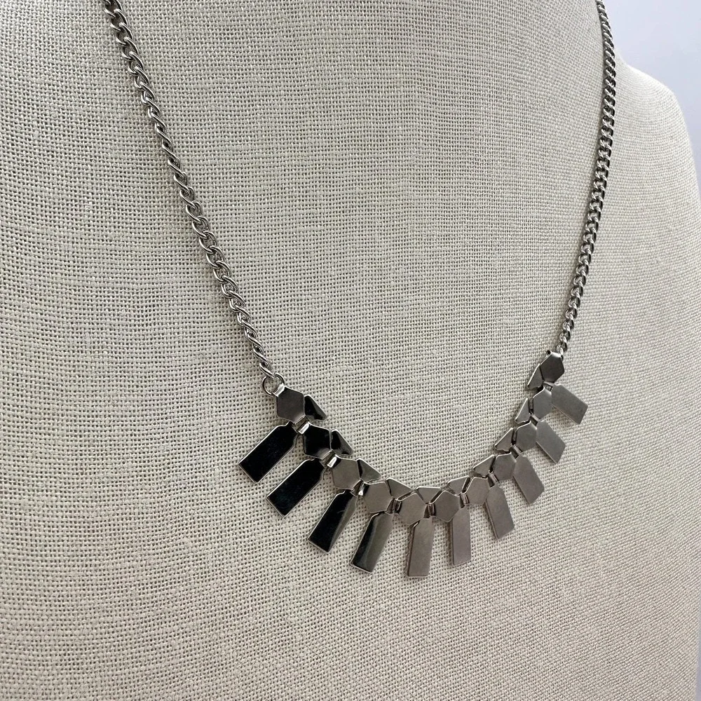 Vintage‎ Y2K Silver Tone Geometric Fringe Bib Necklace Women's Classic Jewelry